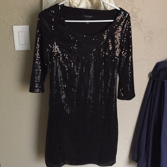 Black sequin dress - Picture 1 of 2
